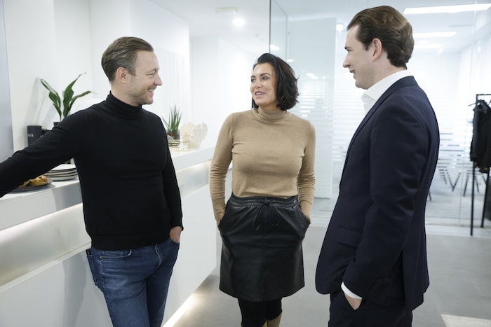 Elli Köstinger – hier im Büro mit Gernot Blümel und Sebastian Kurz – war nie ganz weg ...