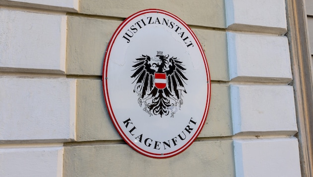 In der Justizanstalt Klagenfurt kam es in der Nacht auf Dienstag zum brutalen Mord.