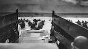 Dieses Bild vom 6. Juni 1944 zeigt Soldaten der US-Armee, die während der Invasion am D-Day am ...