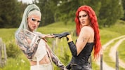 Zwischen Gossip und Glamour: Die Drag-Queens Philisha und Shira wollen das „Forsthaus Rampensau“ ...