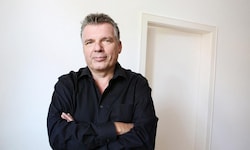 Thomas Baum schreibt Romane, Theaterstücke und Drehbücher und arbeitet außerdem als Supervisor ...