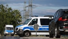 Nach dem Anschlagsversuch in Brandenburg sperrte die Polizei Straßen ab – Ermittlungen zu den ...