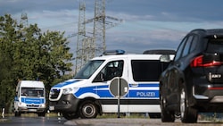 Nach dem Anschlagsversuch in Brandenburg sperrte die Polizei Straßen ab – Ermittlungen zu den ...