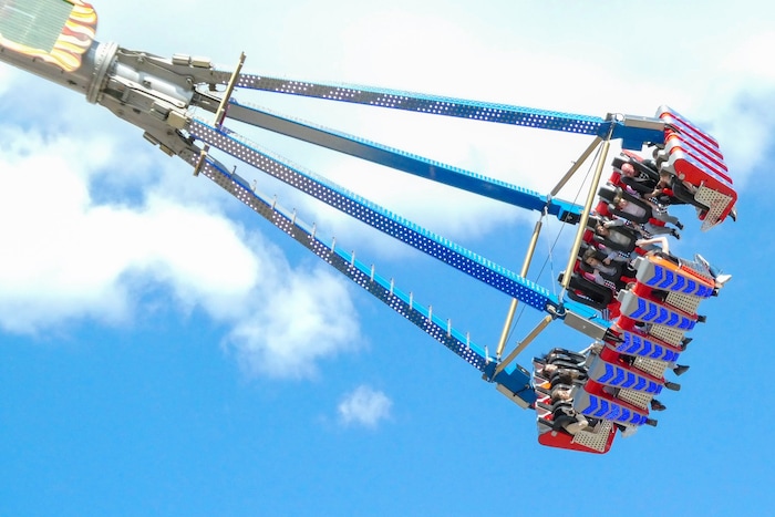 Im Wurstelprater gibt es über 250 Attraktionen und Fahrgeschäfte.