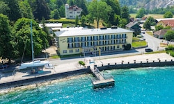 Das Hotel Post am Attersee ist vorübergehend geschlossen. Das Haus ist sanierungsbedürftig.