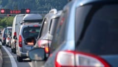 Der Unfall löste auch einen Stau aus. 
