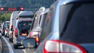 Der Unfall löste auch einen Stau aus. 