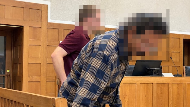 Der Erstangeklagte zeigte sich vor Gericht reumütig, zudem kann er nun einen geordneten ...