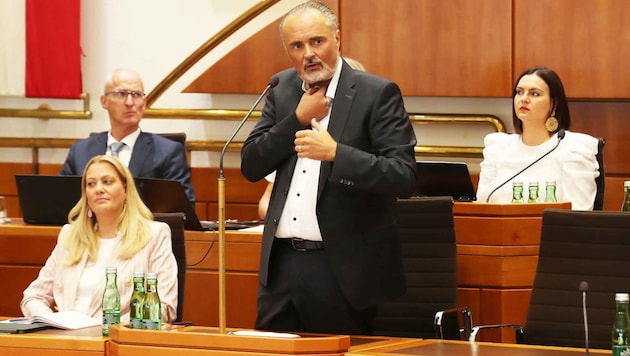 Landeschef Doskozil sprach erstmals mit Stimmprothese im Landtag.