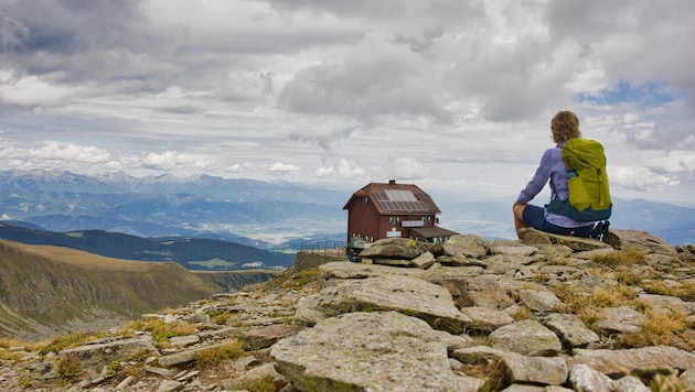Auf 2376 Meter Seehöhe thront das Zirbitzkogel-Schutzhaus und lädt somit zu Steiermarks höchstem ...
