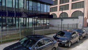 In München sollen Brandsätze auf eine Baustelle vor der Firmenzentrale geworfen worden sein.