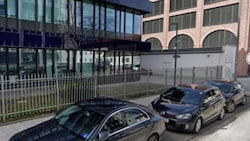 In München sollen Brandsätze auf eine Baustelle vor der Firmenzentrale geworfen worden sein.