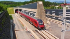 Seit Mitte Dezember 2025 fahren Personenzüge durch den Koralmtunnel. 
