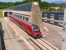 Seit Mitte Dezember 2025 fahren Personenzüge durch den Koralmtunnel. 