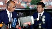 Sorgenfalten bei Deutschlands Bundeskanzler Friedrich Merz (CDU) und Ministerpräsident Sven ...