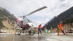 Bayerischer Polizei-Heli und fünf Mitglieder der Bergwacht waren im Einsatz (Symbolbild).