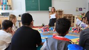 Die Kinder finden es cool, in kleinen Gruppen zu lernen.