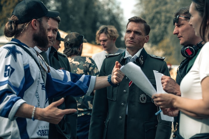 Wagner spielt einen düsteren SS-Offizier. Die Dreharbeiten zu dem internationalen Kinodrama ...