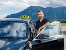 Caner „Jay“ Cinar ist mit seinem Unternehmen „CC – Limousine &amp; Taxi Service“ selbstständig.