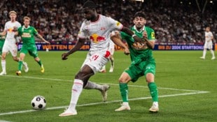 Rapid um den zuletzt starken Yusuf Demir (re.) bekam in Salzburg defensiv Schwächen aufgezeigt.