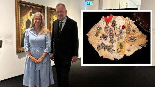 Karl Habsburg-Lothringen und seine Ehefrau wohnten der Eröffnung der Juwelen-Millionenshow in ...