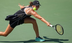 Lilli Tagger trifft in Wuhan auf die Tschechin Nikola Bartunkova.