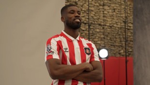 Kevin Danso hat bei Sunderland unterschrieben.