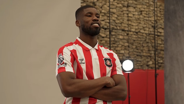 Kevin Danso hat bei Sunderland unterschrieben.