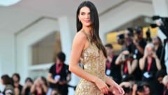Wow! Kendall Jenner zog am roten Teppich in Venedig alle Blicke auf sich.
