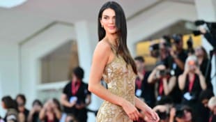 Wow! Kendall Jenner zog am roten Teppich in Venedig alle Blicke auf sich.