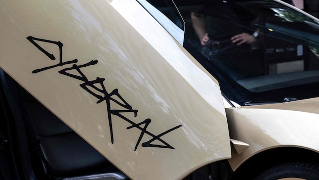 Für Musk ist der autonom fahrende Zweisitzer ein entscheidender Schritt, um Tesla zu einer ...