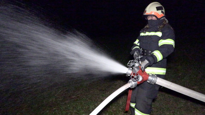Die Feuerwehren Lauterach, Wolfurt und Buch rückten zur Brandbekämpdung an.