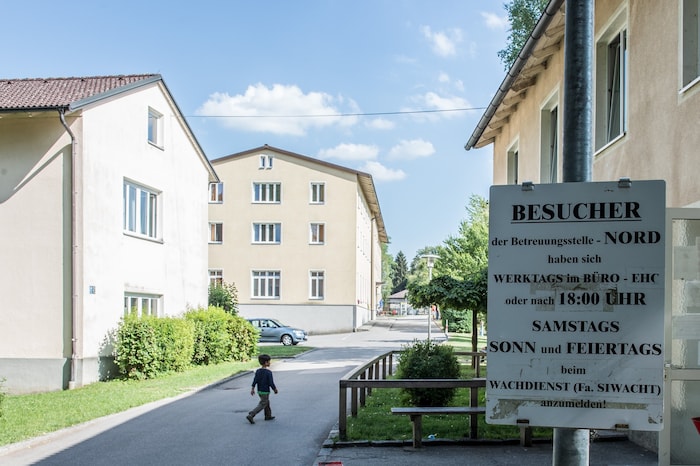 Knapp 30 Mitarbeiter sind in Bad Kreuzen für die Betreuung von Flüchtlingen zuständig.