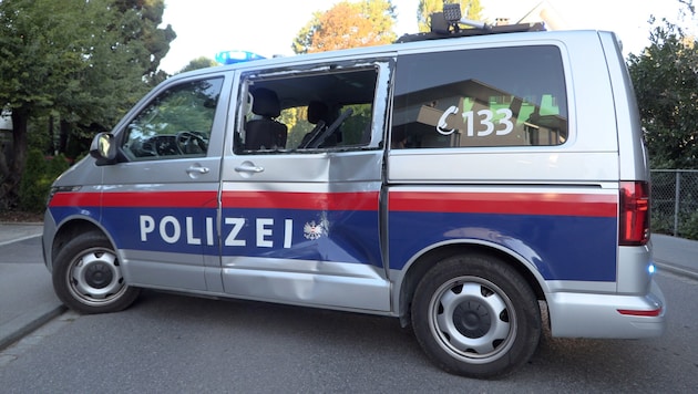 Der Beamte am Steuer des Streifenwagens konnte nicht mehr rechtzeitig reagieren und eine ...