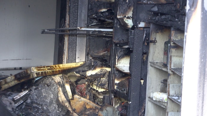 Die Wohnung wurde durch das Feuer stark beschädigt.