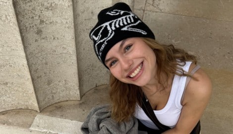 Charlotte (18) aus Niederösterreich möchte ihre Träume verwirklichen und ihre Liebe zur Kunst ...
