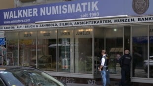 Die Polizei hatte den Verdächtigen direkt nach dem Überfall festgenommen. Nun sind weitere ...