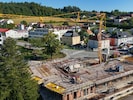 Am Montag haben die Bauarbeiten bei der „Villa am Rübenspitz“ dank neuer Investoren wieder Fahrt ...
