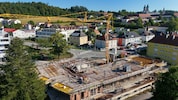 Am Montag haben die Bauarbeiten bei der „Villa am Rübenspitz“ dank neuer Investoren wieder Fahrt ...