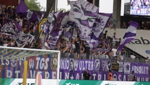 Auswärts und daheim ist der Fanblock bei Austria Salzburg stets voll.