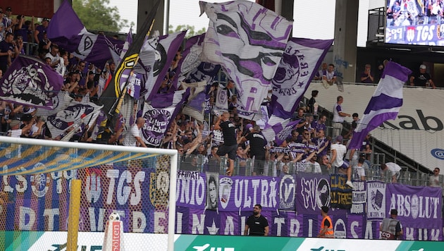 Auswärts und daheim ist der Fanblock bei Austria Salzburg stets voll.