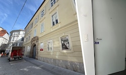 In diesem Haus in der Grazer Innenstadt, in dem es sowohl Büros als auch Wohnungen gibt, wurde ...