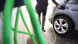 Auch mit hoher Laufleistung sind Autoakkus in der Regel noch relativ gesund – aber es kommt ...