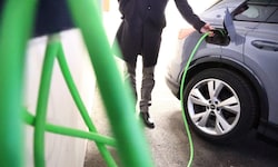 Wegen der hohen Spritpreise wechseln wohl viele Tiroler auf ein E-Auto.