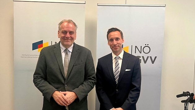 li.: GVV-Präsident Andreas Kollross, r.: Rechtsanwalt Johannes Zink