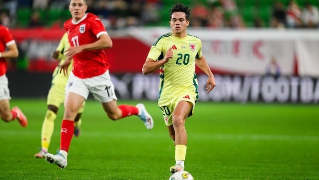 Gabriele Biancheri (r.) traf für die U21 von Wales gegen Österreich.