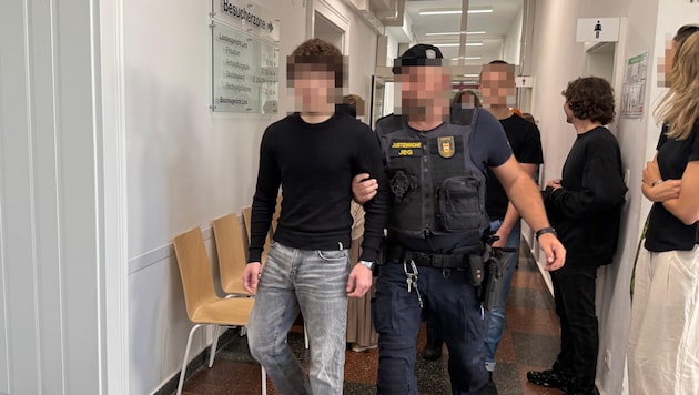Alle sieben wurden aus der U-Haft vorgeführt