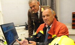 KI-Beauftragter Gottfried Schuller (re.) mit Kommandant Andreas Steinberger.