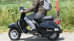 Die Verkehrskontrolle eines Vespa-Fahrers artete aus. (Symbolbild)