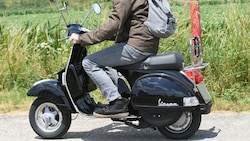 Die Verkehrskontrolle eines Vespa-Fahrers artete aus. (Symbolbild)